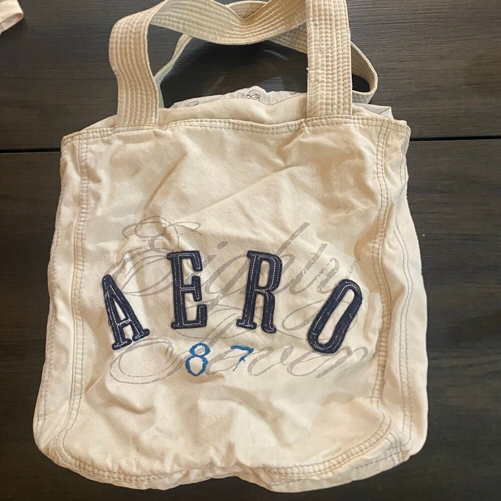 Vintage Aeropostale messenger bag zipper inside bag white
